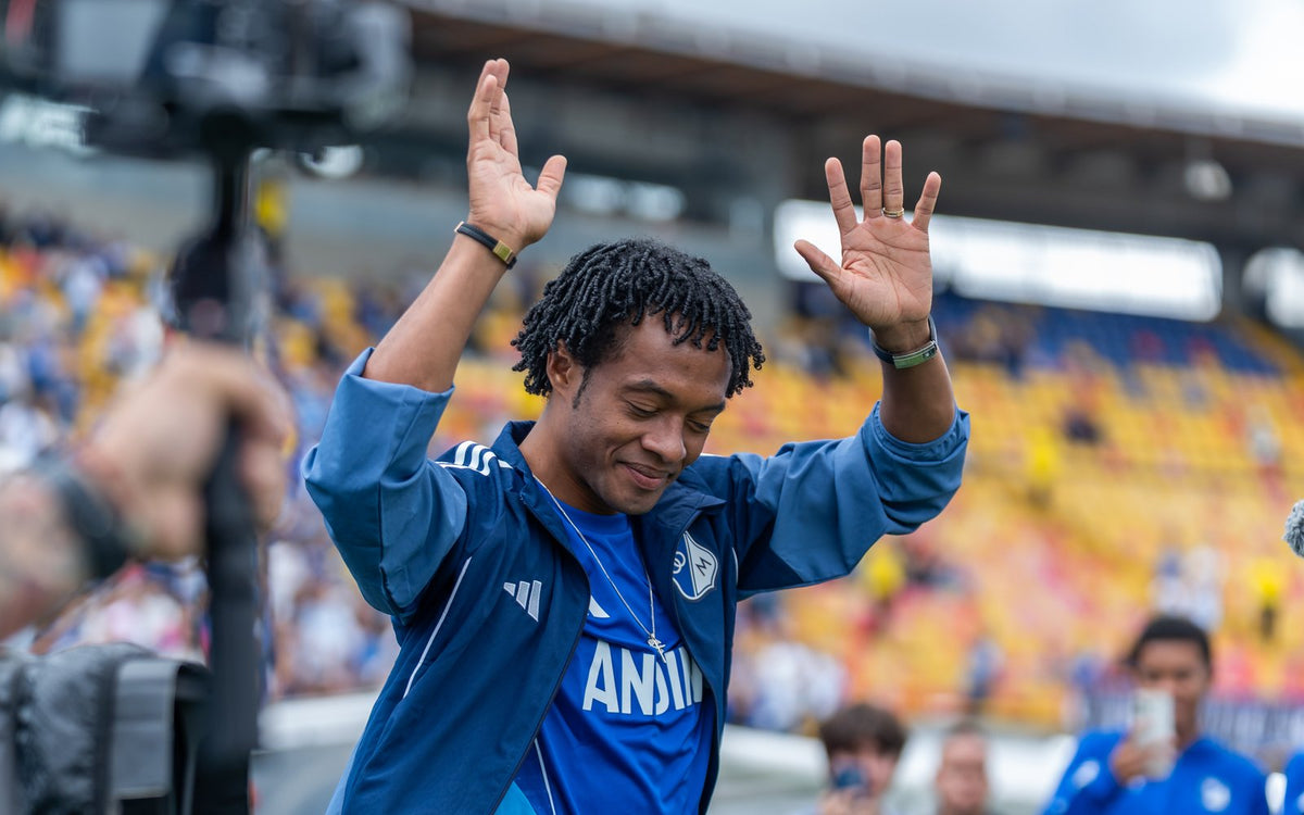 Juan Guillermo Cuadrado con la camiseta de Millonarios en El Campín