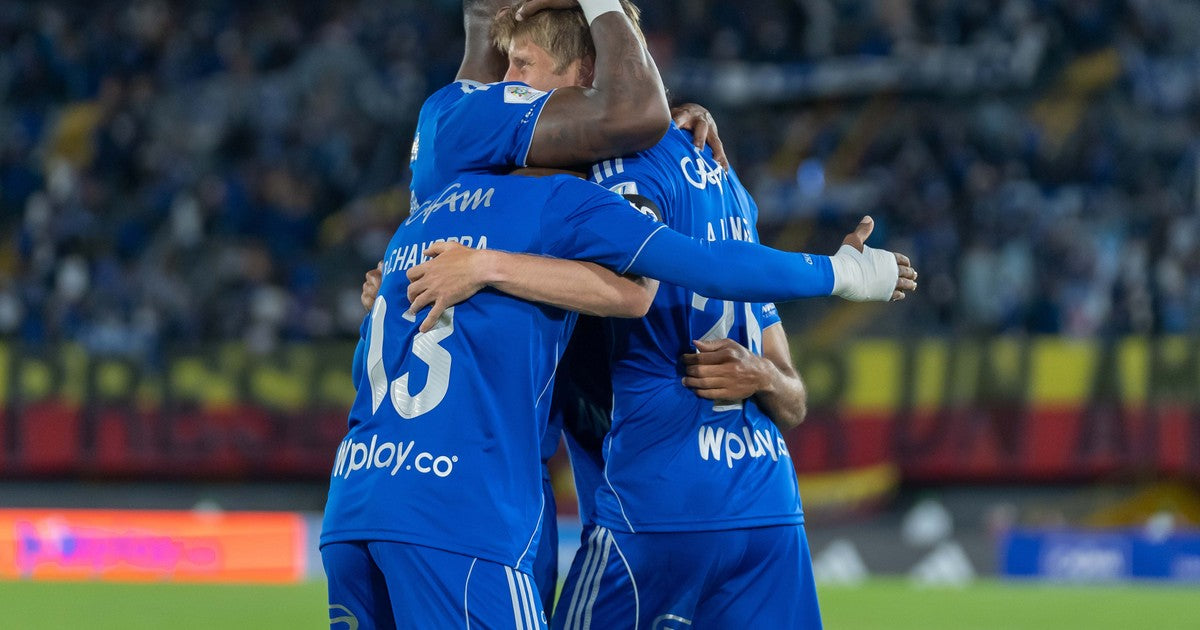 Jugadores de Millonarios FC festejando un gol (foto: La Página Embajadora)